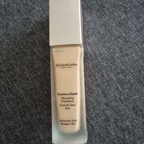 Elizabeth arden flawless finish foundation 330W