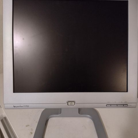 HP 17'' monitor