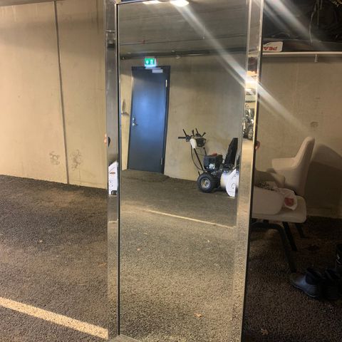 LG interiør speil