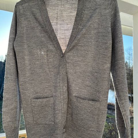 Strikkejakke / cardigan fra Jaeger i 100% ull