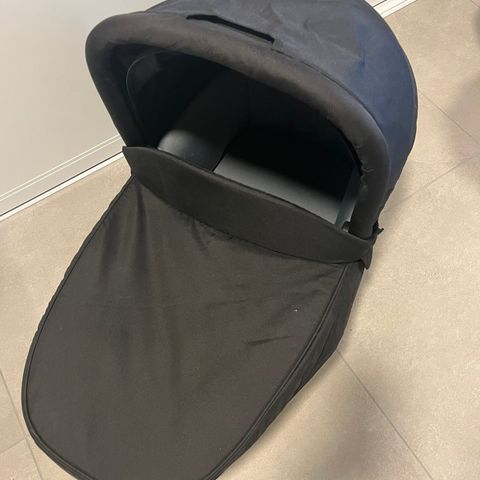 Thule Urban Glide Bassinet nesten ubrukt