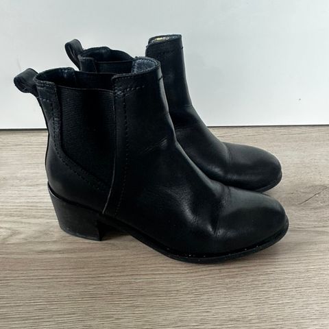 Tommy Hilfiger Boots str 36 selges billig!