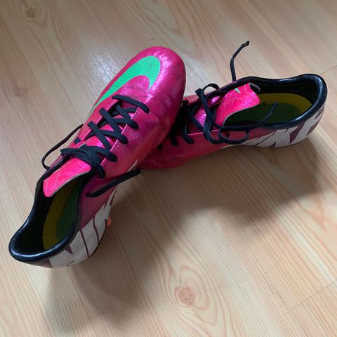 Nike fotballsko str 38