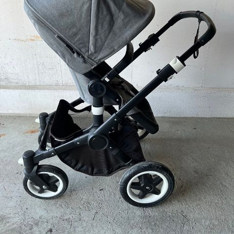 Bugaboo vogn (med liggedel)