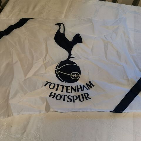 Sjeldent Tottenham flagg fra stadion. Siste av denne typen 60x45cm. FV146