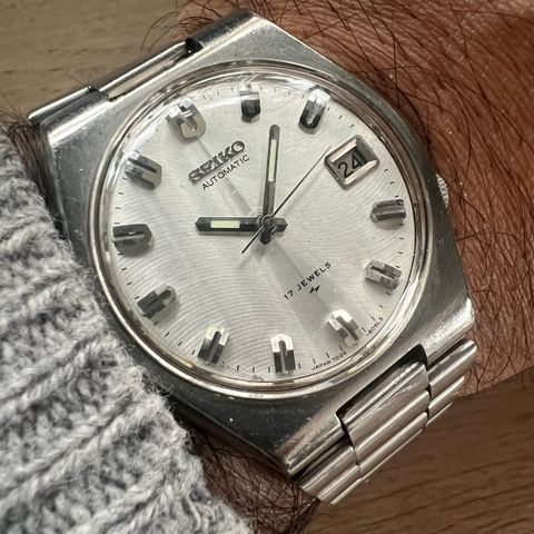 Vintage Seiko automatic fra 70-tallet fantastisk sølvfarget urskive!