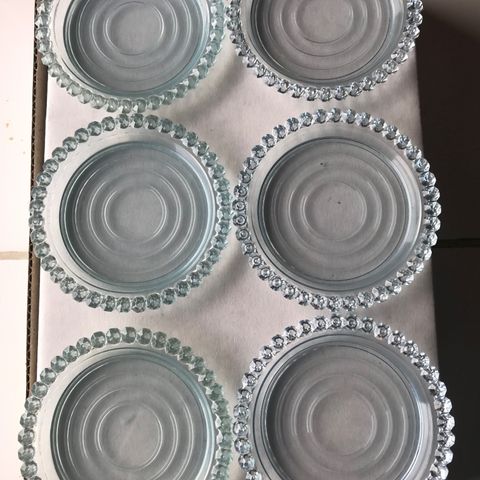 Retro glassbrikker i plast
