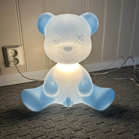 Qeeboo Teddy Boy lampe