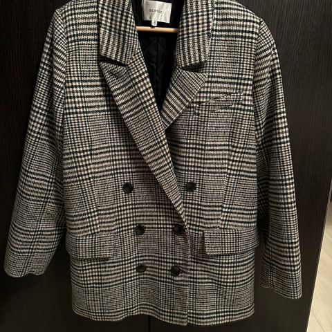 Nydelig foret blazer (Talla jacket) fra Gestuz - som ny