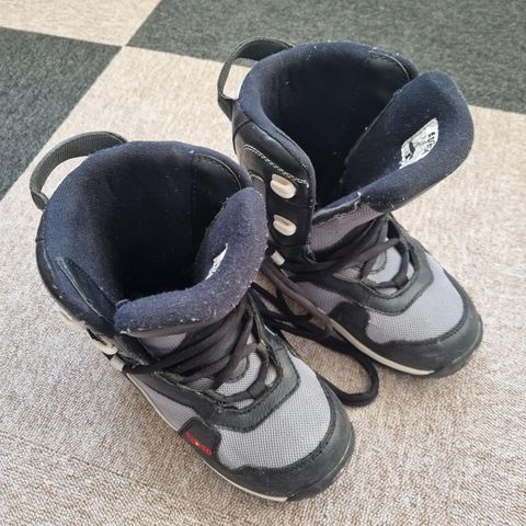Snowboard støvler til barn selges, størrelse 35.5