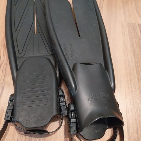 Apollo split fins størrelse LL