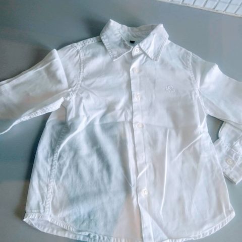 Hvit Benetton penskjorte gutt//dresskjorte//str. 3-4 år