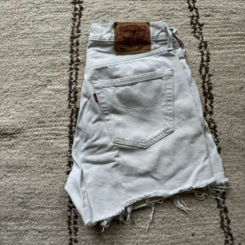 Levis 501, W32