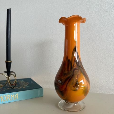 Vase i farget glass vintage