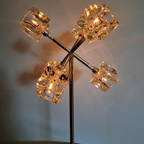 Diamant lampe fra IKEA selges