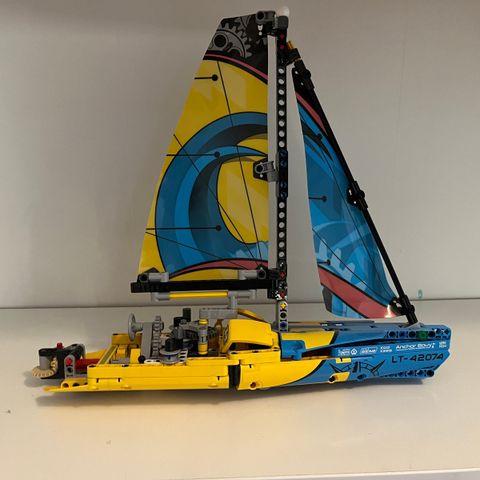 Lego seilebåt 42074