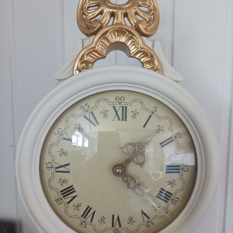 Dekorativ klokke (fungerer ikke) for reparasjon