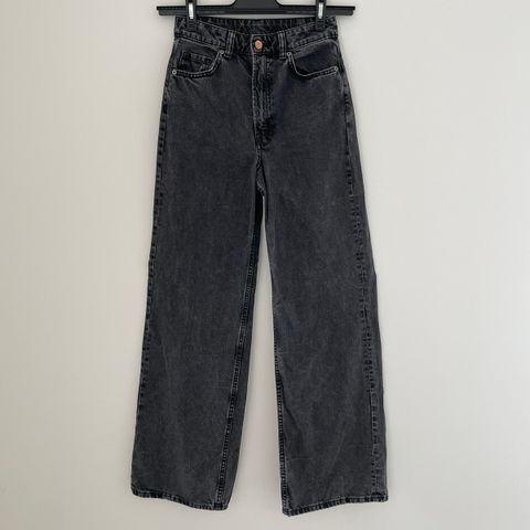 H&M - Wide leg jeans 🌿