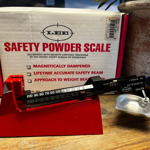 LEE Safety Powder Scale