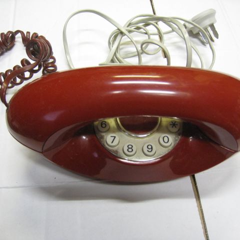 DIVERSE GAMLE TELEFONER SELGES