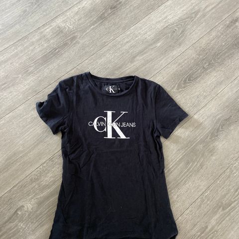 Calvin klein t-shirt