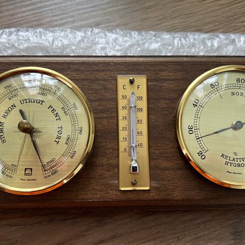 Temperaturmål, barometer og hygrometer
