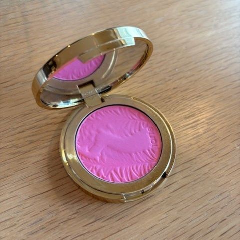 Tarte blush