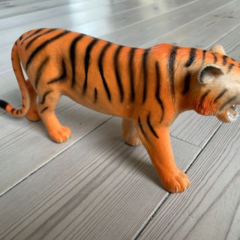 Lekedyr i plast - tiger