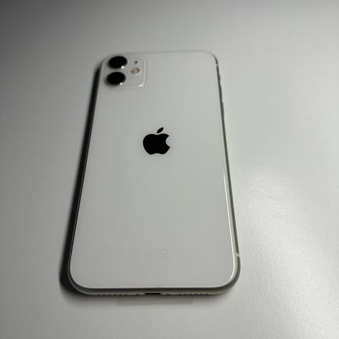 Tilbud! Nesten Ny iPhone 11 - Nytt batteri - 1 års garanti