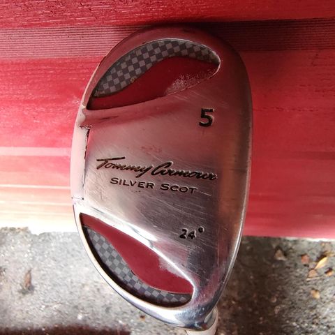 Tommy Armour silver scop hybrid 5. 24 grader loft.