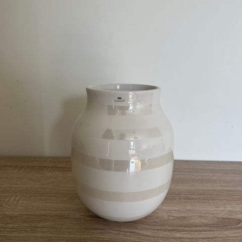 Superfin Vase