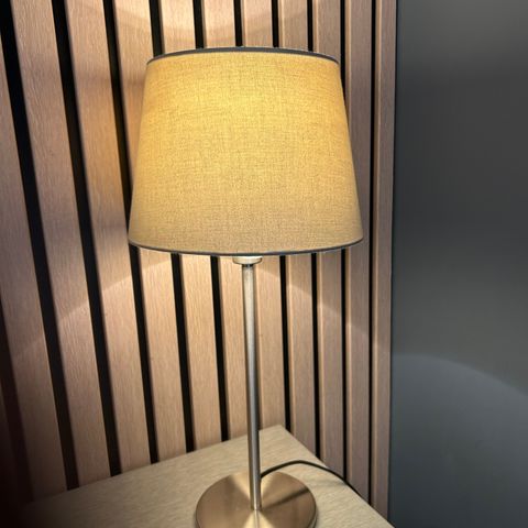 2 nattbordslamper fra IKEA
