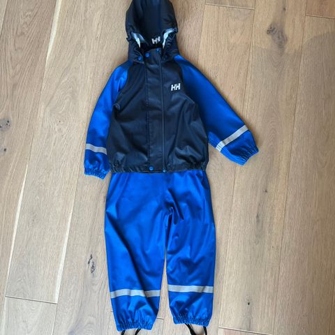 Todelt regnsett fra Helly Hansen strl 98/3 år