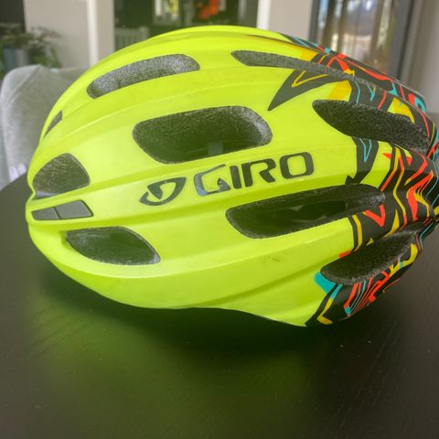 GIRO junior sykkelhjelm (2 stk) og 1 jente/dame hjelm