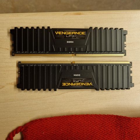 RAM 2X8gb Corsair Vengeance DDR4