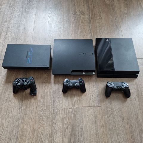 PS4, PS3 og PS2 + spill selges samlet