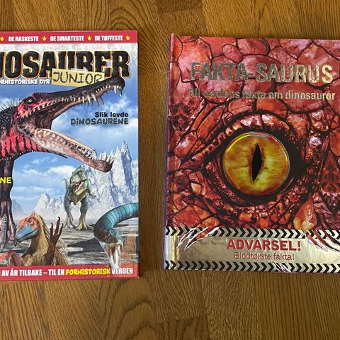 To kule Dinosaur bøker samlet