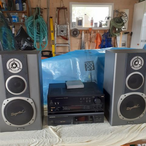 Pioneer stereo anlegg m/Sherwood høytalere
