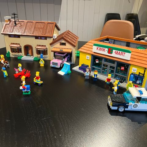 Lego Simpsons House 71006 og Kwik-E-Mart 71016