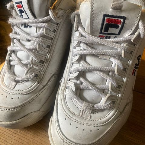 sko fila disruptor str 34