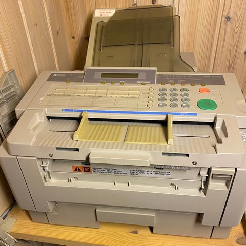 Fax maskin Ricoh fax2500L. Må hentes.