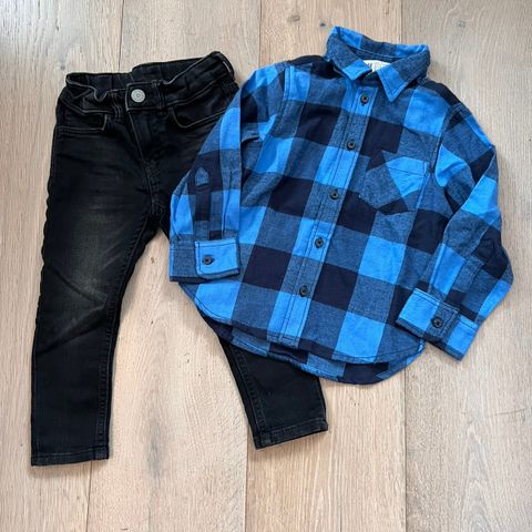 Jeans og skjorte