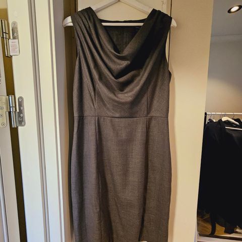 Koksgrå kjole