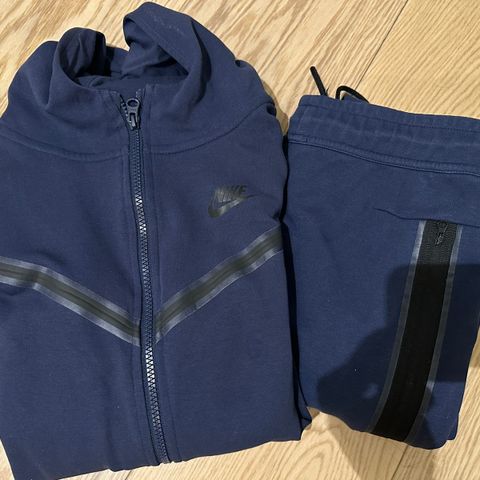 Nike Tech Fleece