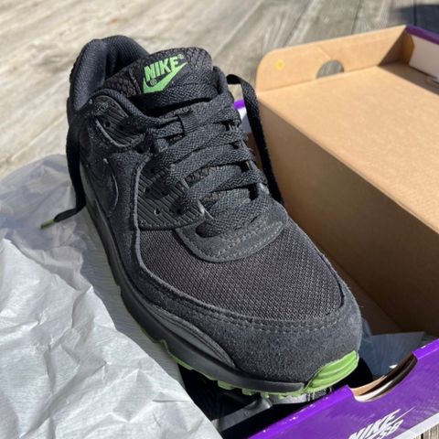 Air Max 90 Black Chlorophyll DQ4071005  43