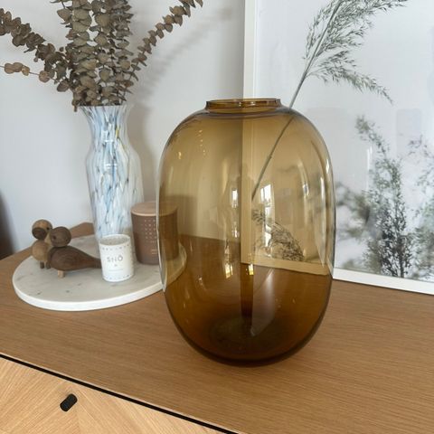 Brun glassvase