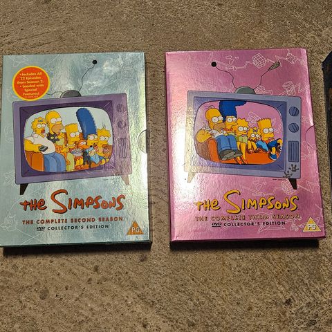 Simpsons sesong 1 - 4 special editions.
