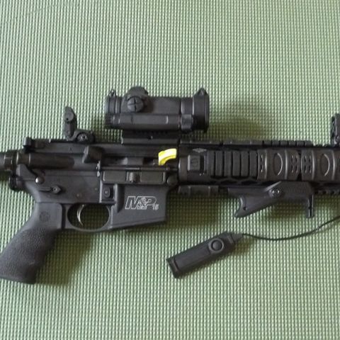 Smith & Wesson AR-15 cal 223