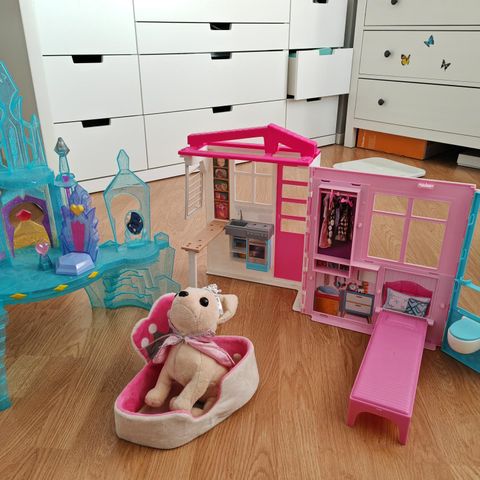 My littel pony slott Barbie hus hund
