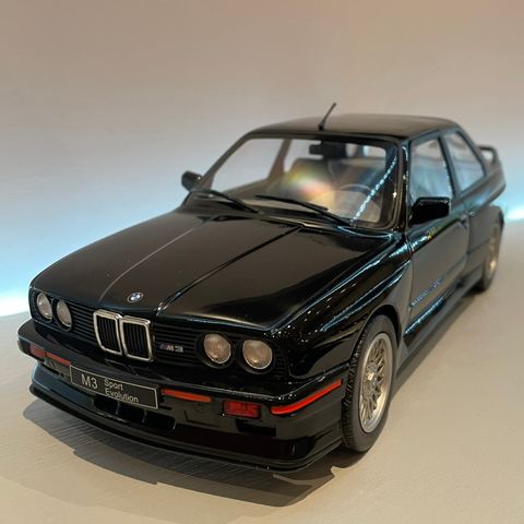 1:18 BMW E30 ///M3 Sport Evo